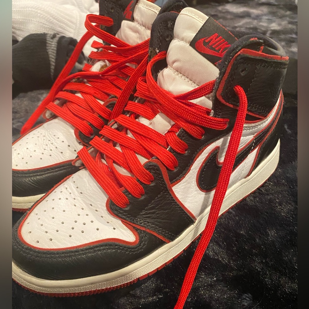 Jordan 1 Retro High OG "Bloodline" 1s (gs)